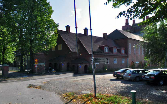 Den 44-årige mannen hittades mördad vid en byggnad intill det gamla ångkraftverket i Västerås.